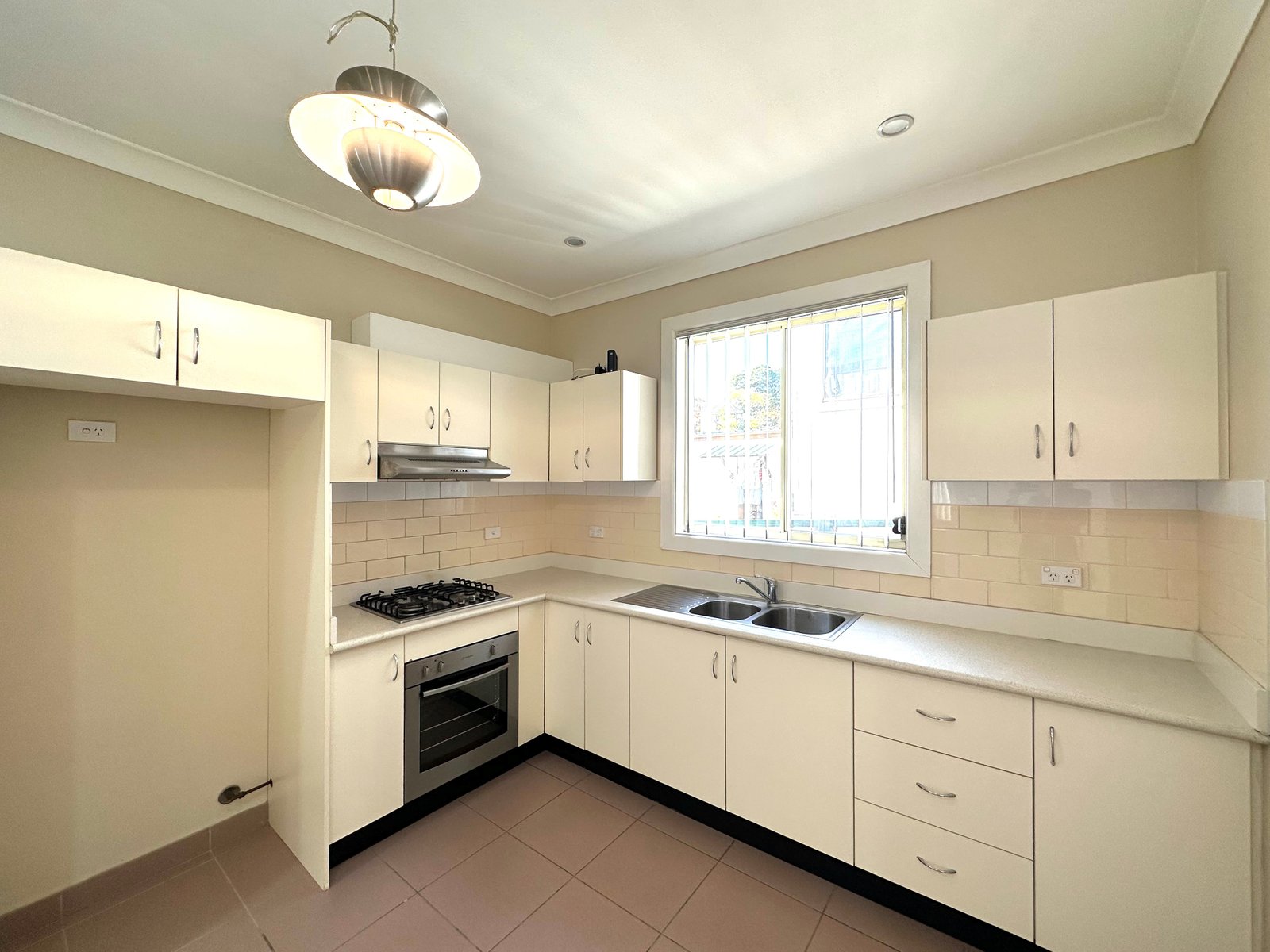 3/40 Dennis Street LAKEMBA 2