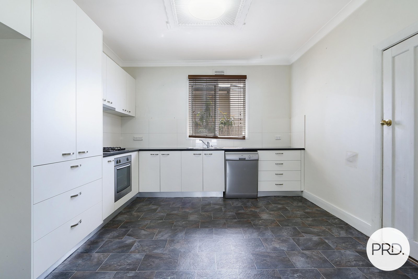 340 Macauley Street SOUTH ALBURY 7