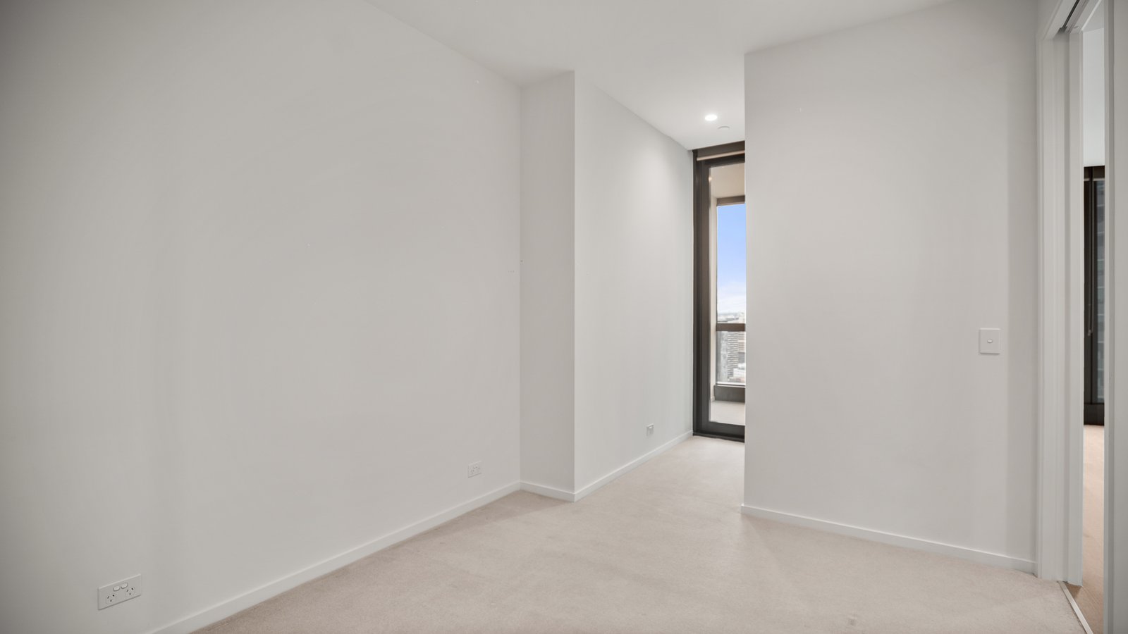 3402/70 Southbank Boulevard SOUTHBANK 8