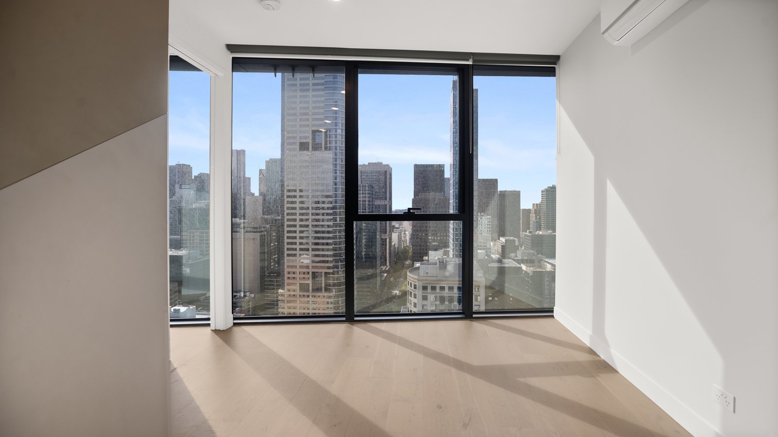 3405/138 Spencer Street MELBOURNE 6