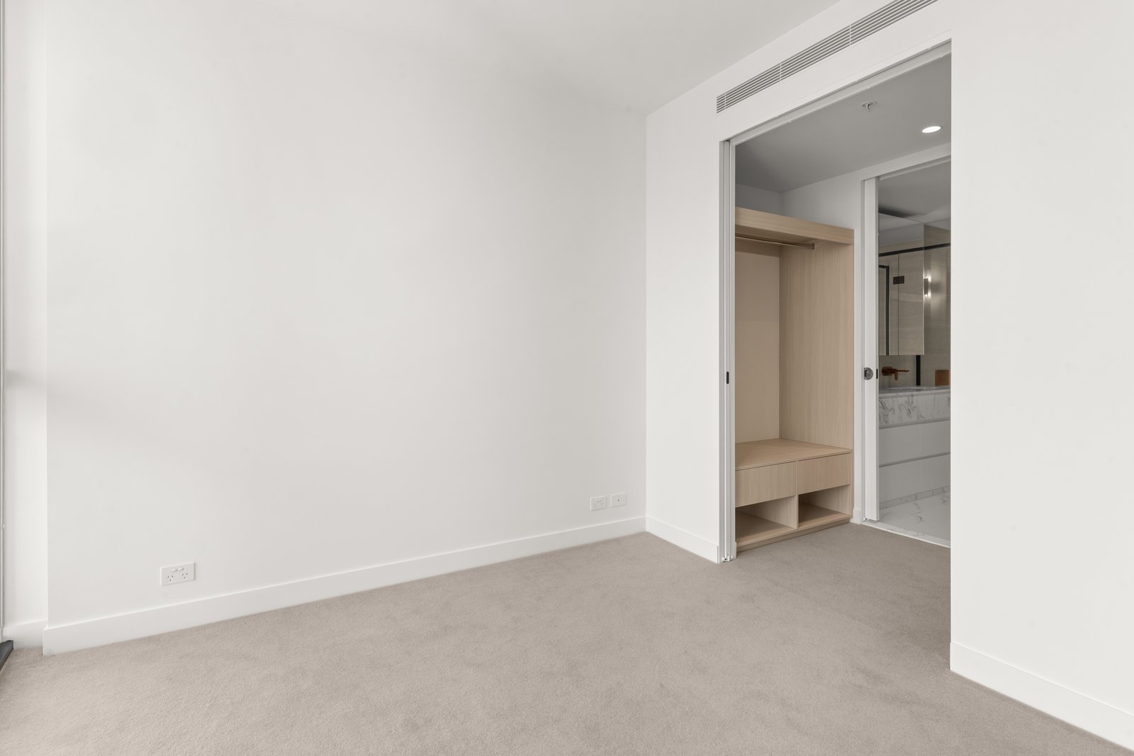 3407/63 La Trobe Street MELBOURNE 5
