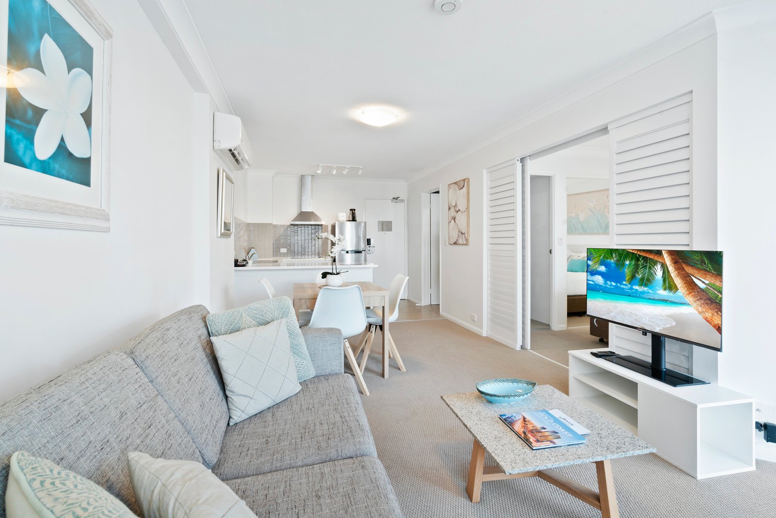 340/99 Griffith Street COOLANGATTA 2