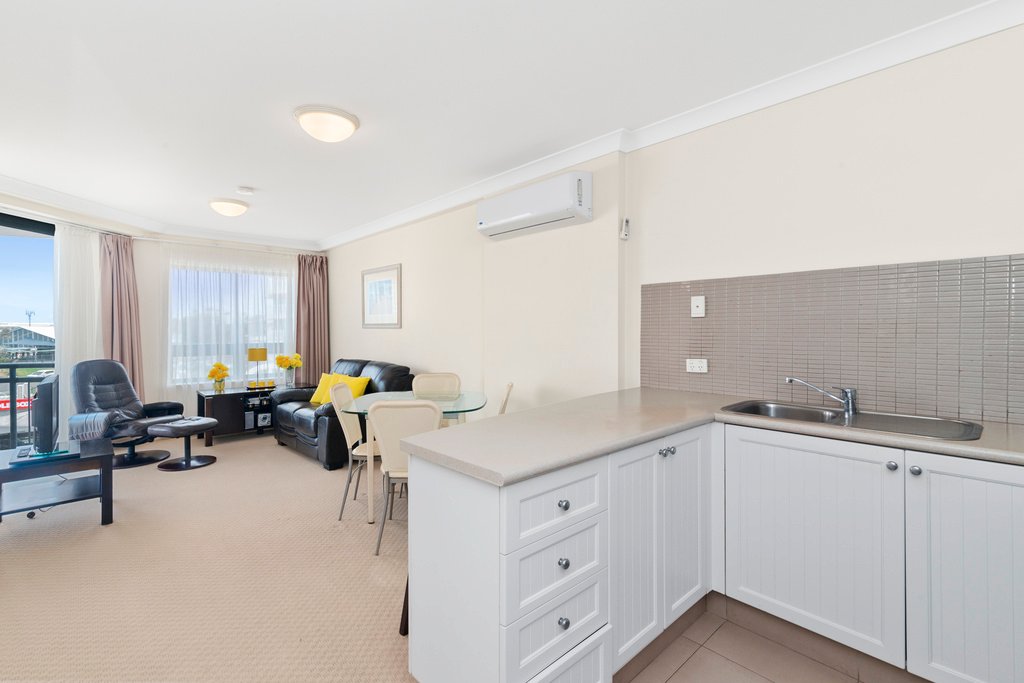 340/99 Griffith Street COOLANGATTA 3