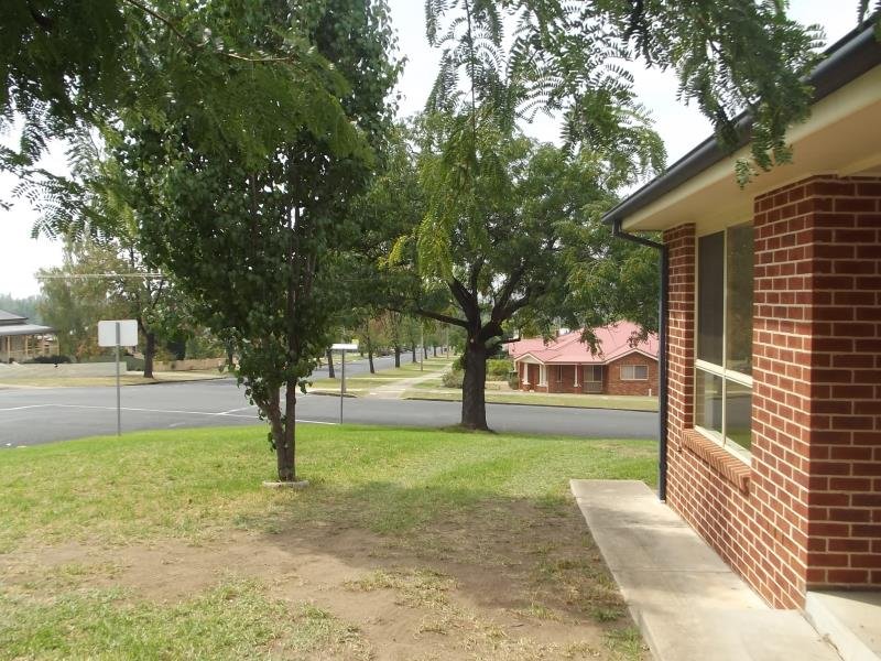 3/40D Carey Street TUMUT 2