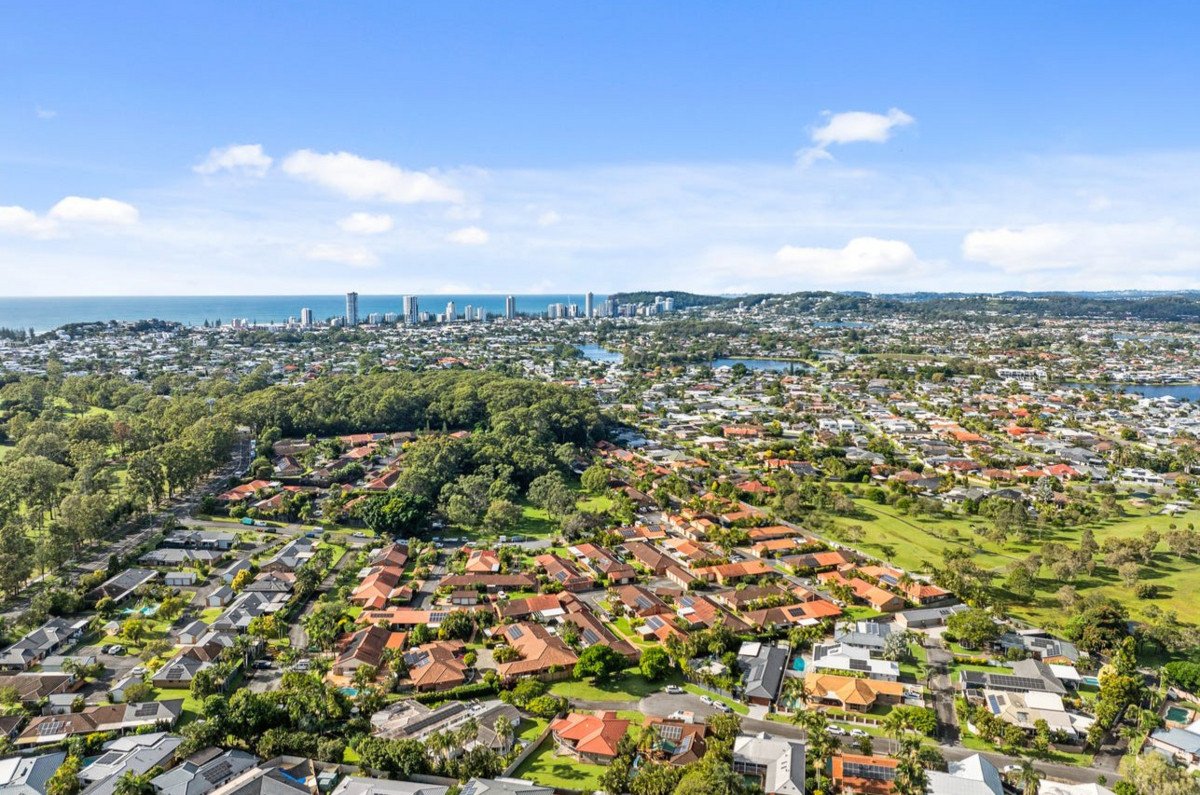 34/12 Landau Court Miami 1