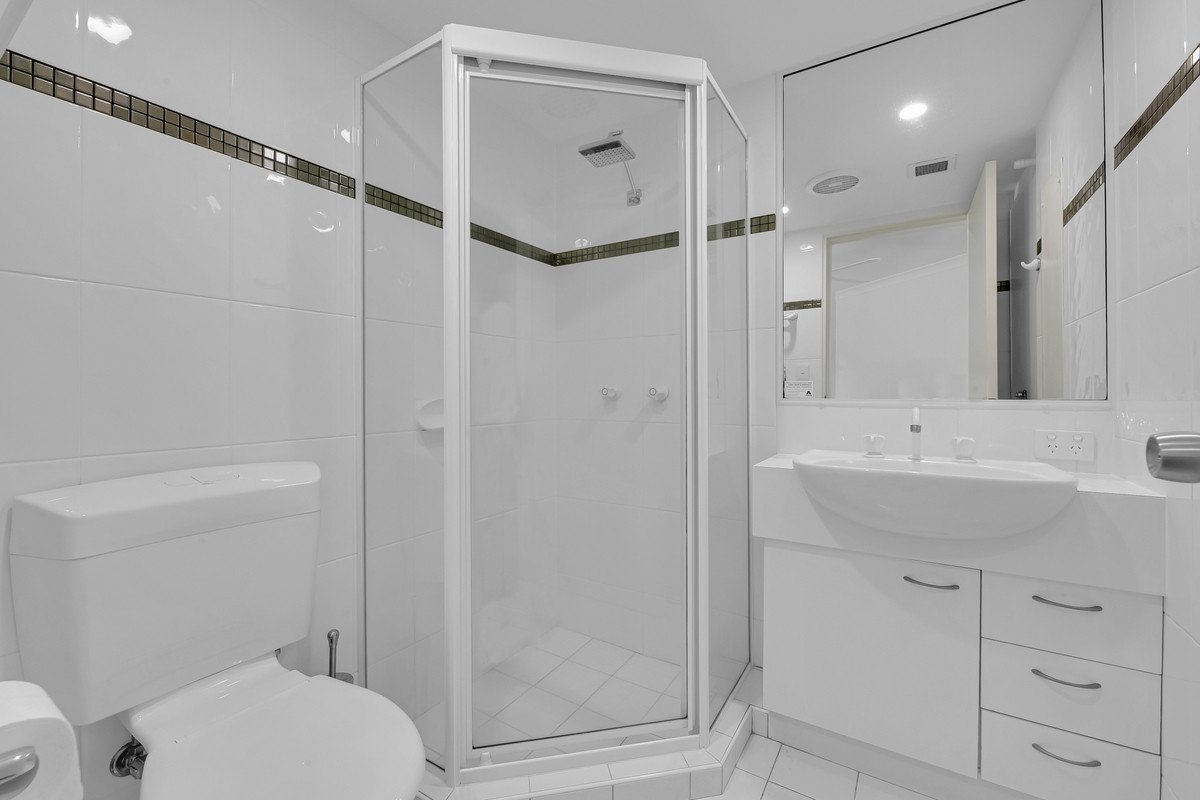 34/136 The Esplanade Burleigh Heads 14