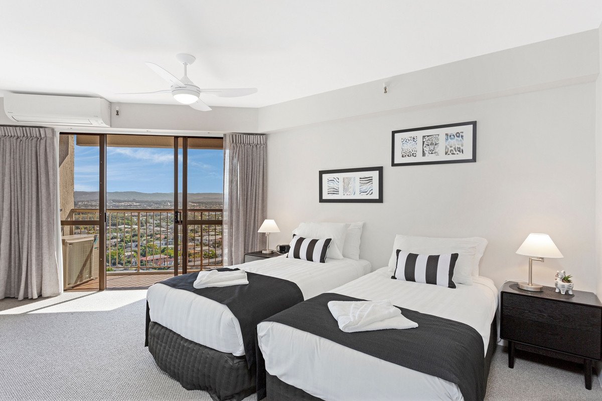 34/146 The Esplanade Burleigh Heads 2