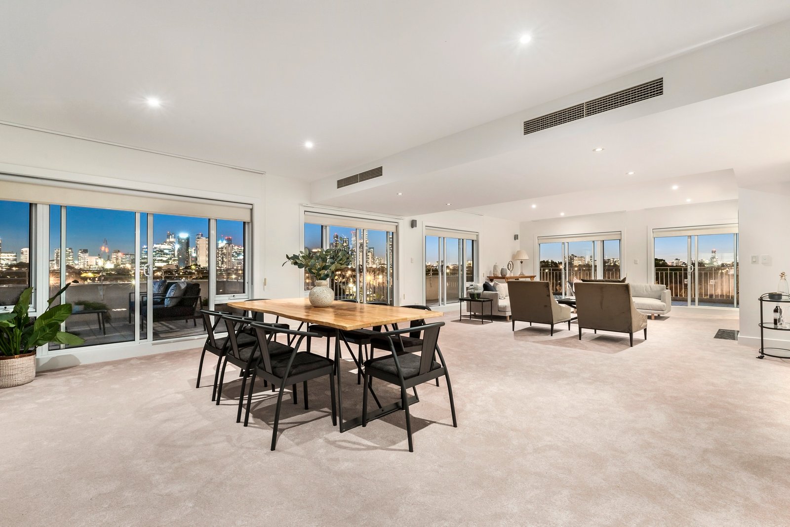 Gallery: 34/15 Liardet Street