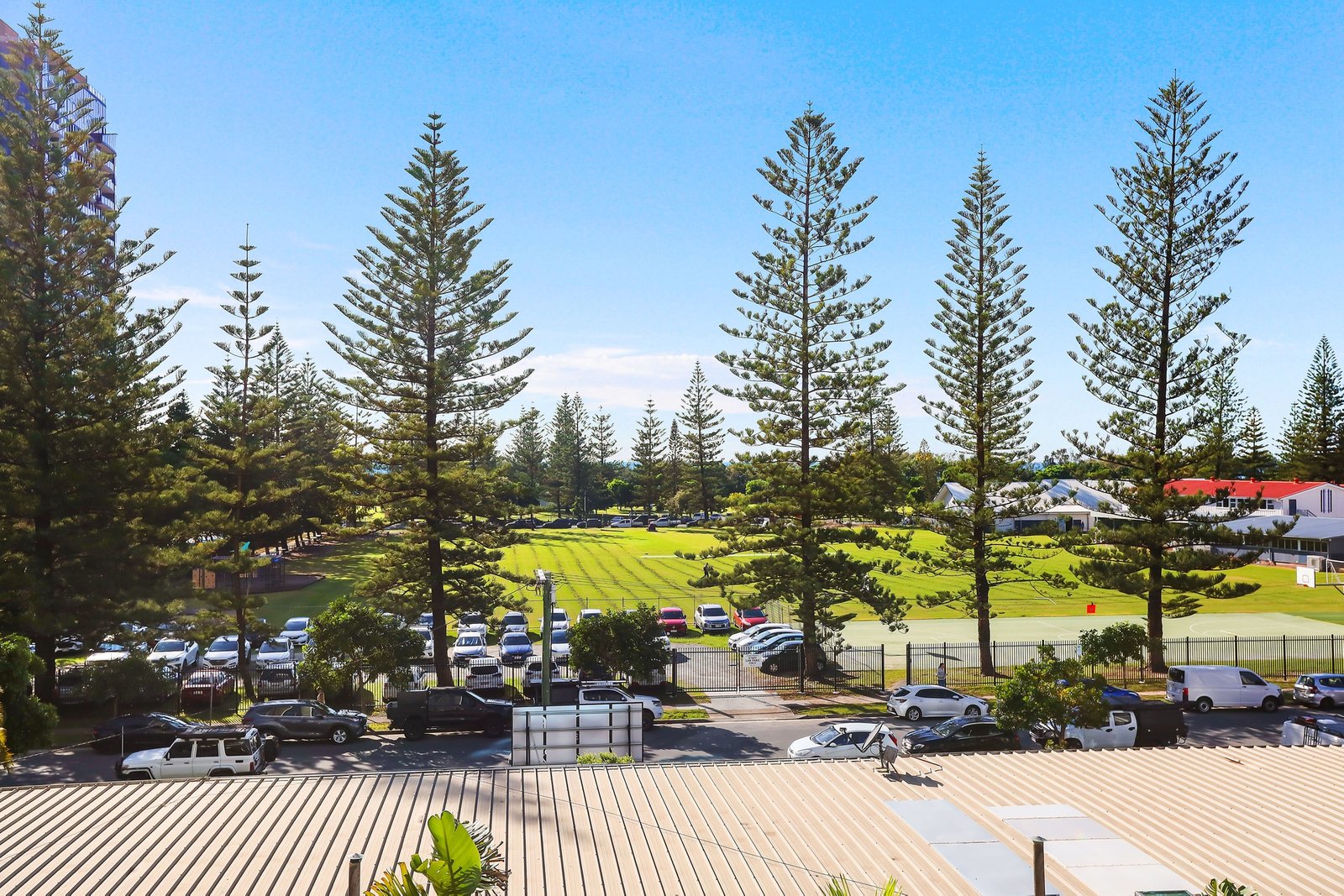 34/25-29 Surf Parade BROADBEACH 2
