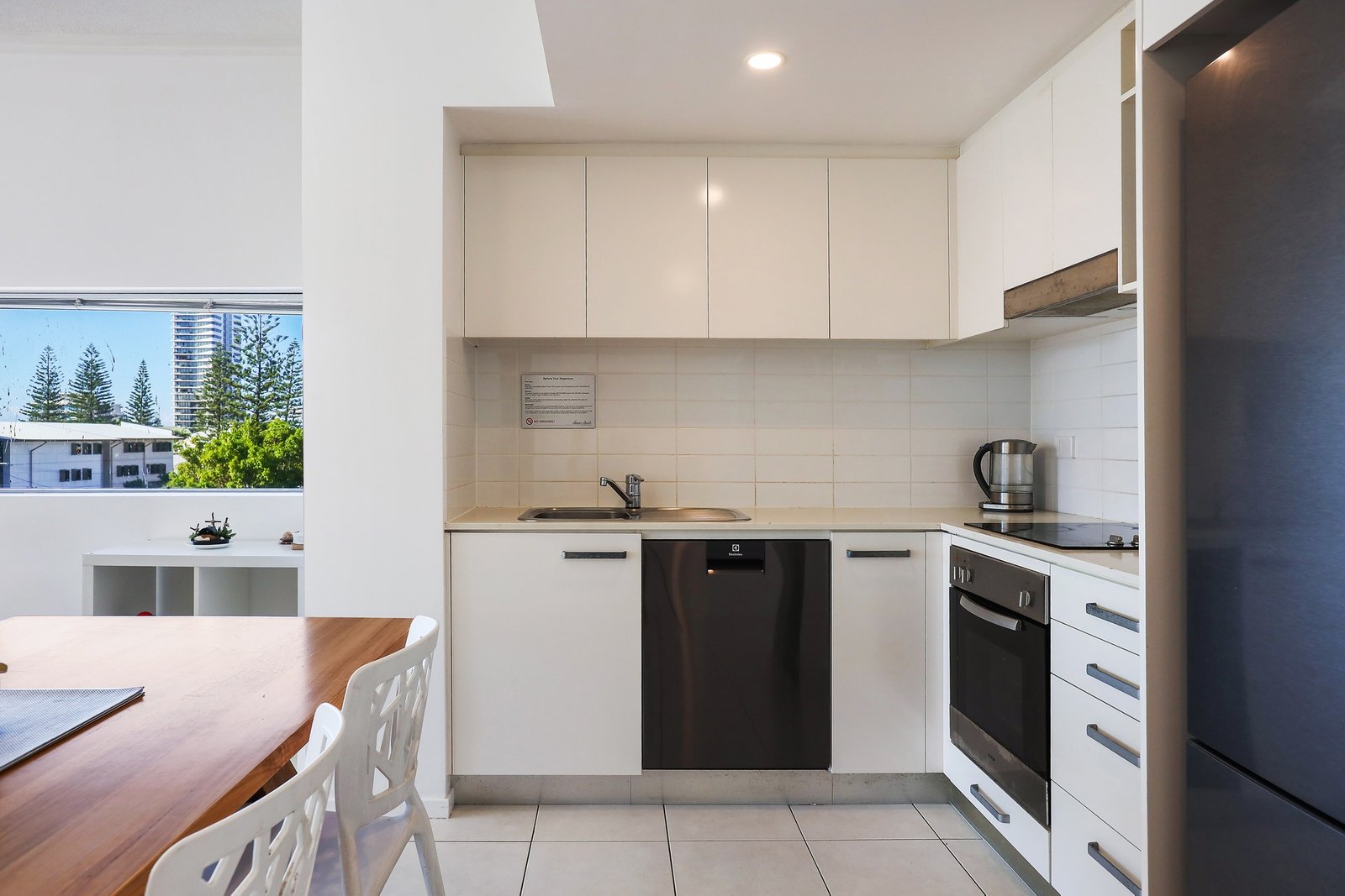 34/25-29 Surf Parade BROADBEACH 6