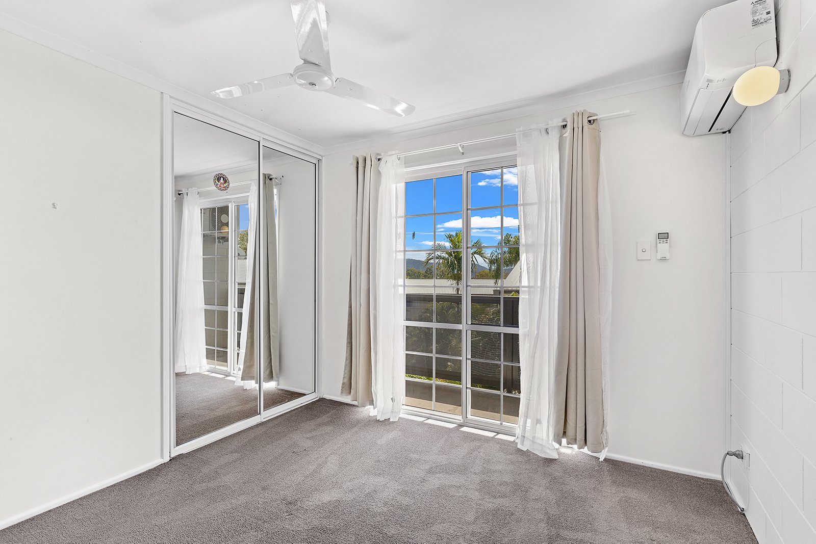 34/3 Eshelby Drive CANNONVALE 7