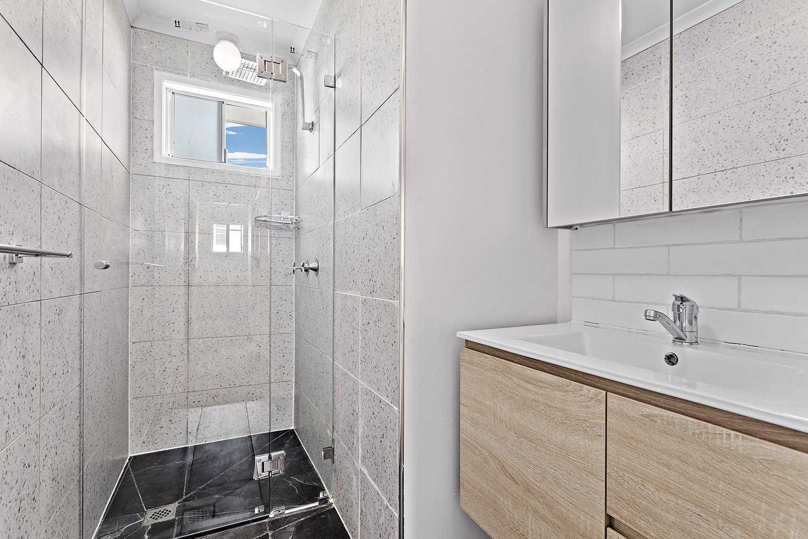 34/3 Eshelby Drive CANNONVALE 9