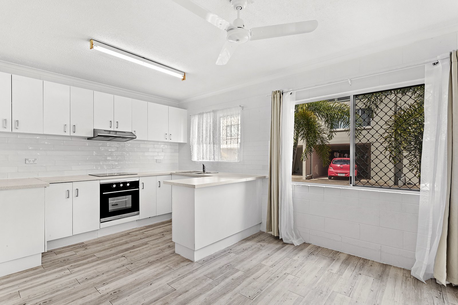 34/3 Eshelby Drive CANNONVALE 4