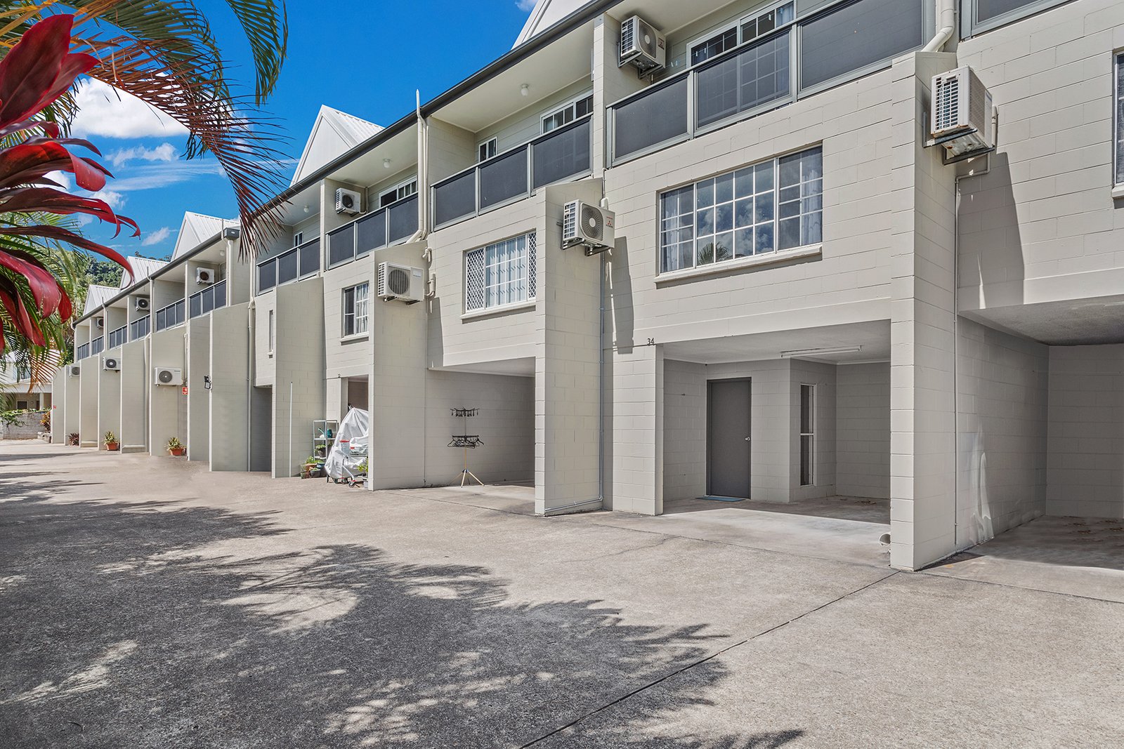 34/3 Eshelby Drive CANNONVALE 10