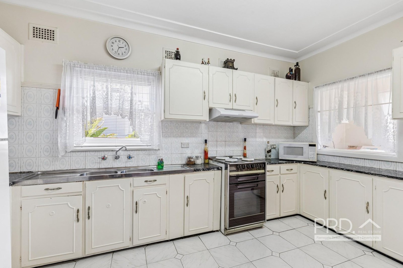 343 William Street KINGSGROVE 5