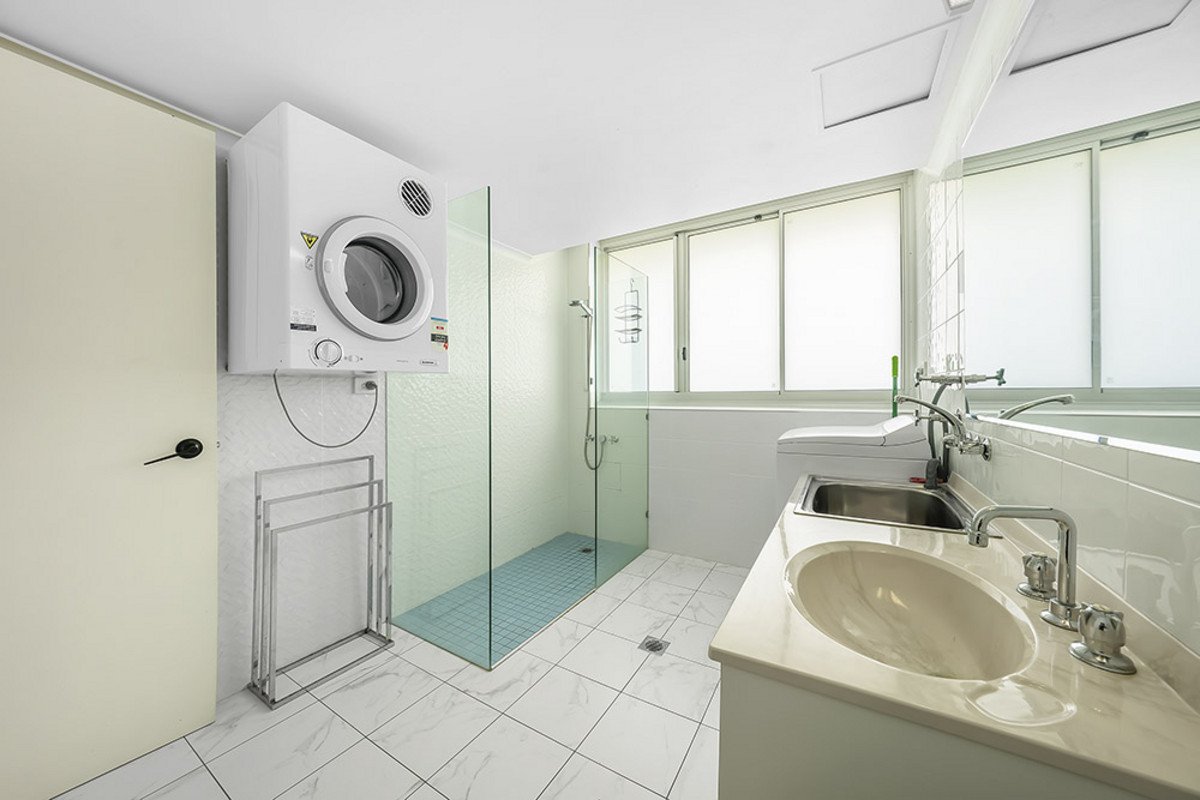 34/30-40 The Esplanade Burleigh Heads 10