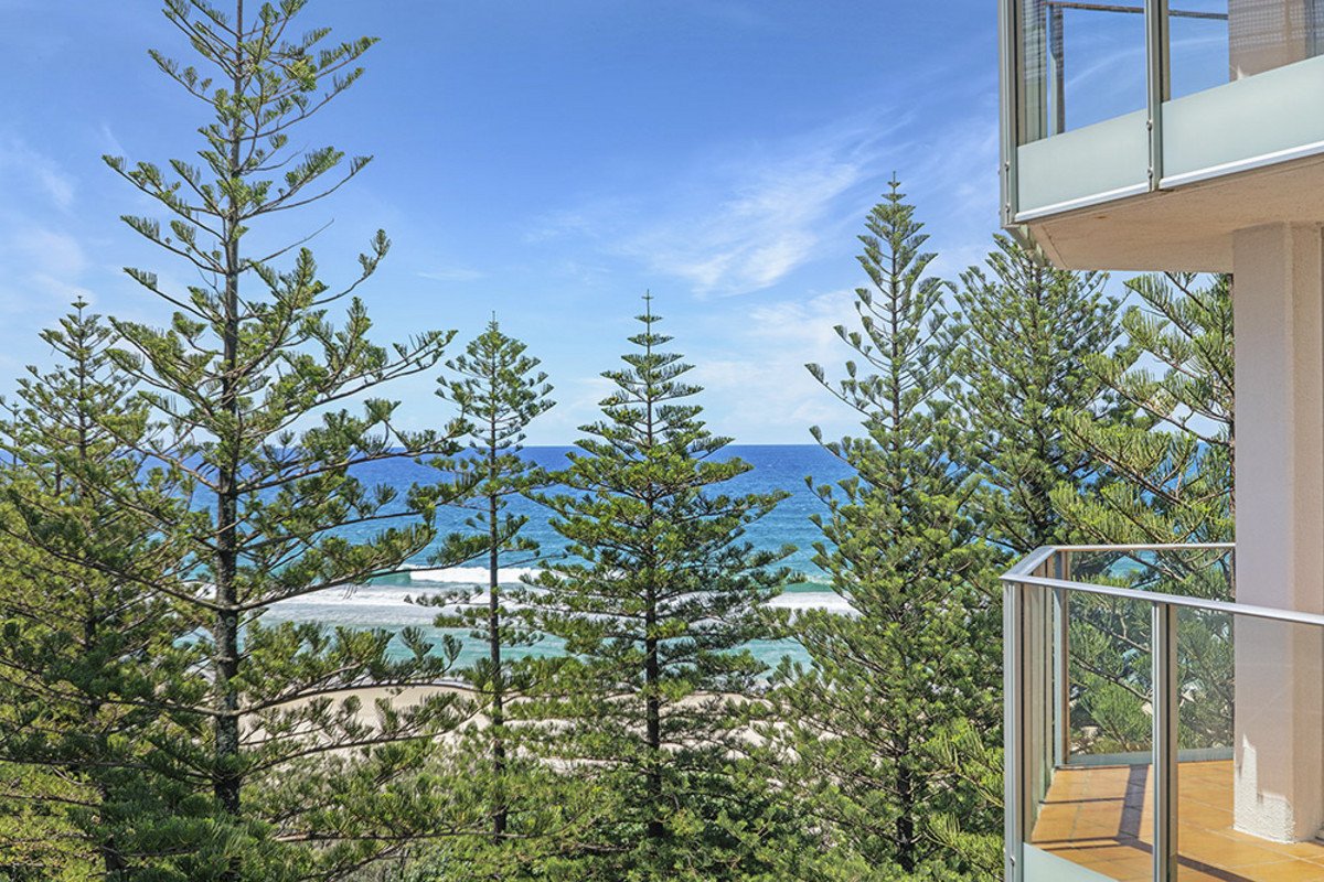 34/30-40 The Esplanade Burleigh Heads 2