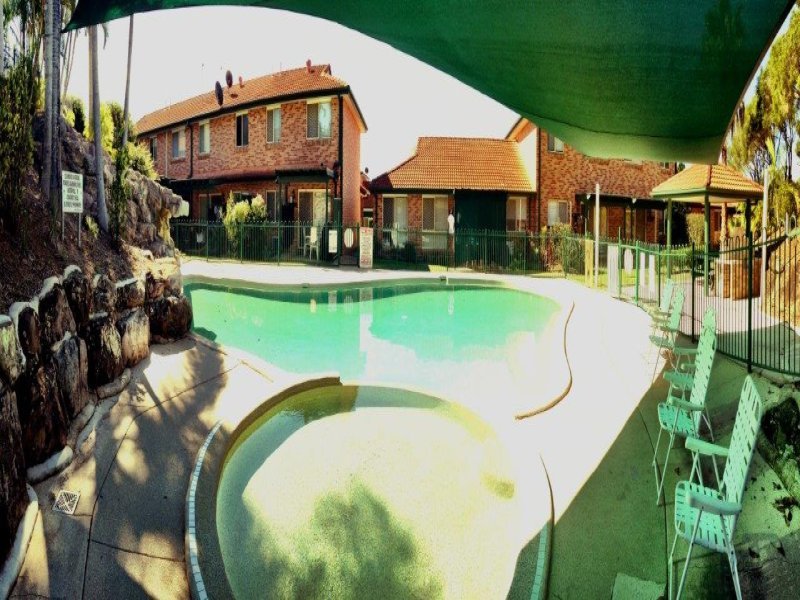 34/38 Murev Way CARRARA 3