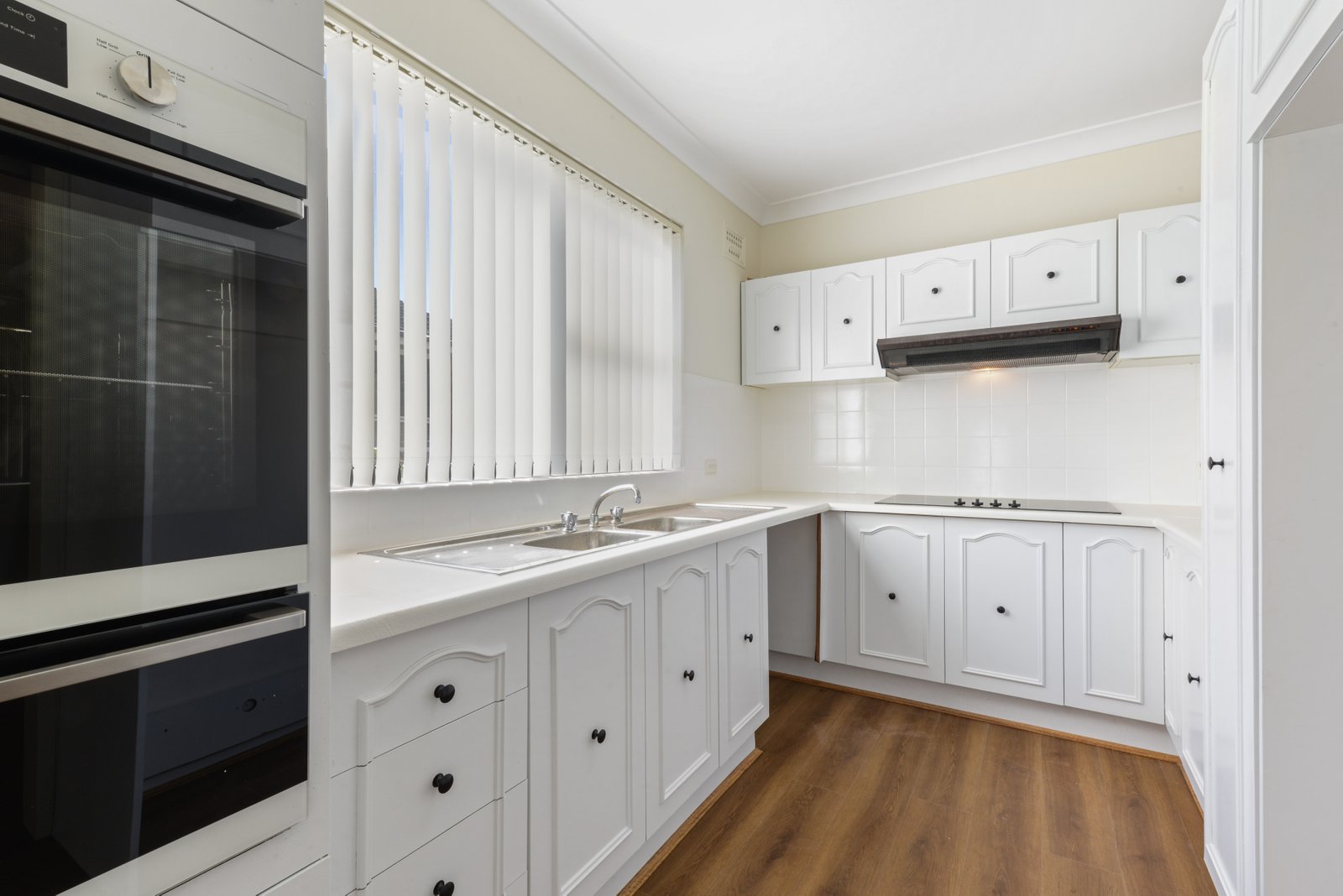 3/44 The Avenue HURSTVILLE 5