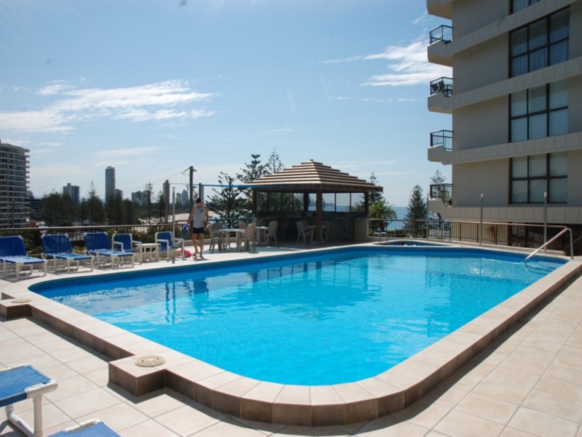 34/45 Hayle Street BURLEIGH HEADS 1