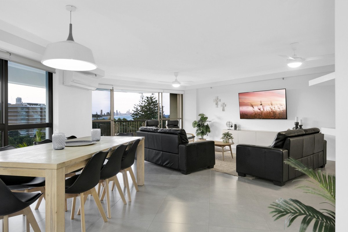 3/45 Hayle Street Burleigh Heads 2