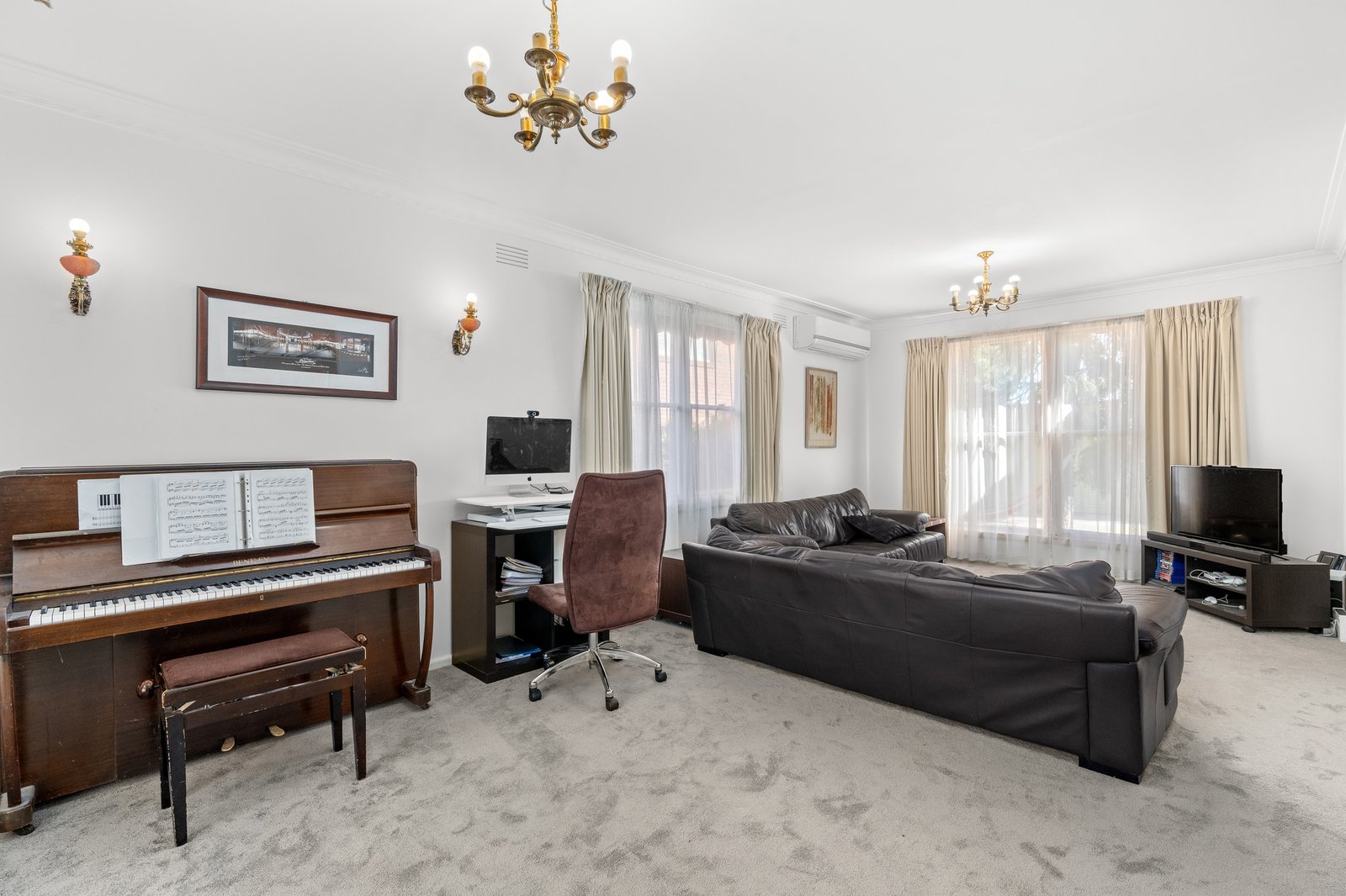 Gallery: 345 McKinnon Road