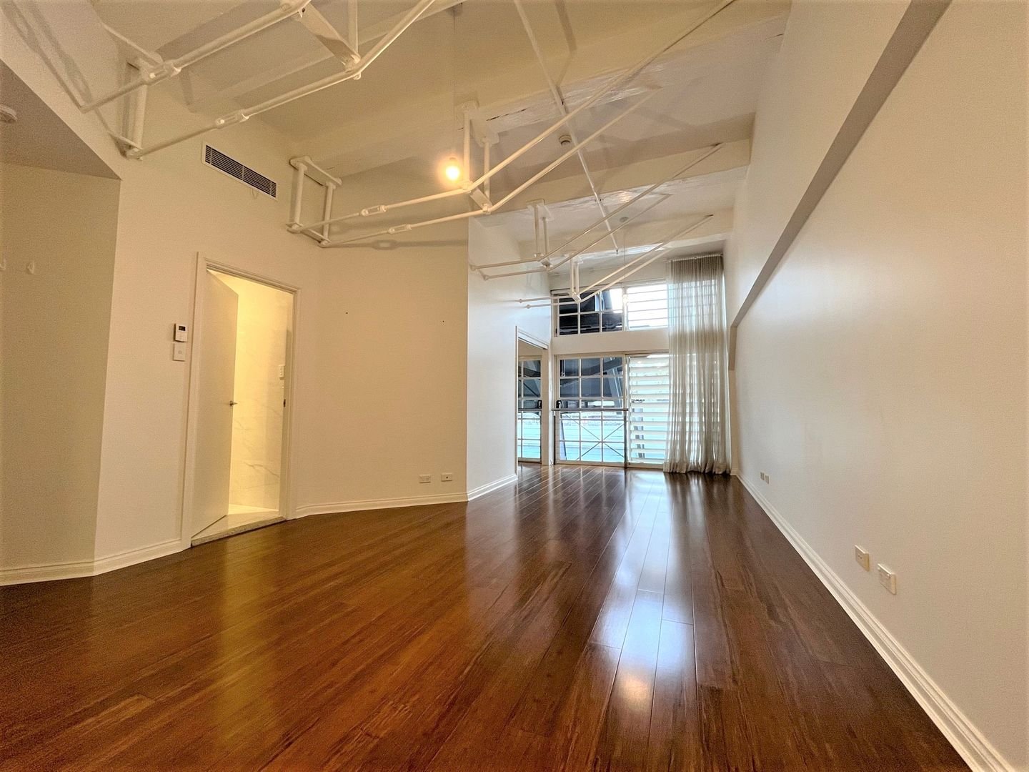 345/6 Cowper Wharf Road WOOLLOOMOOLOO 4