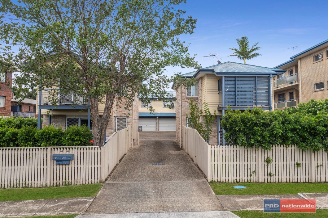 3/46-48 Alma Road CLAYFIELD 1
