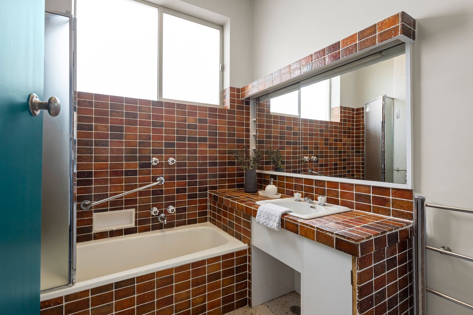 Real Estate and Property in 346 Kooyong Road, Caulfield South, VIC