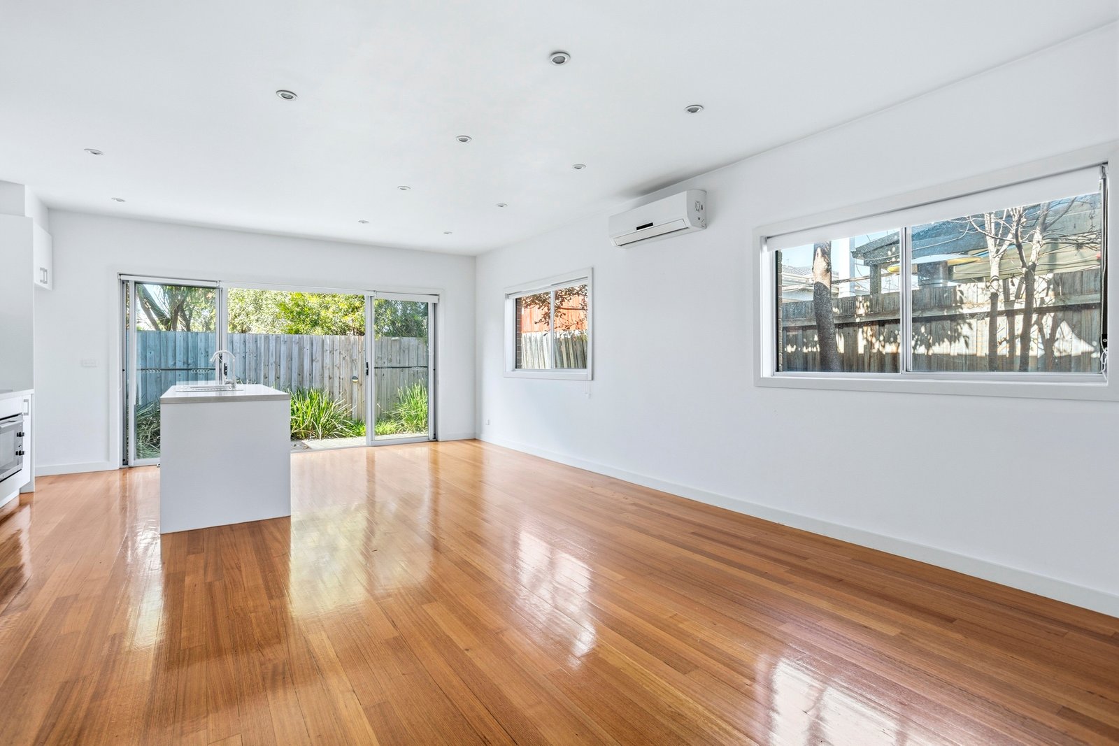 Gallery: 3/47 Stenhouse Avenue