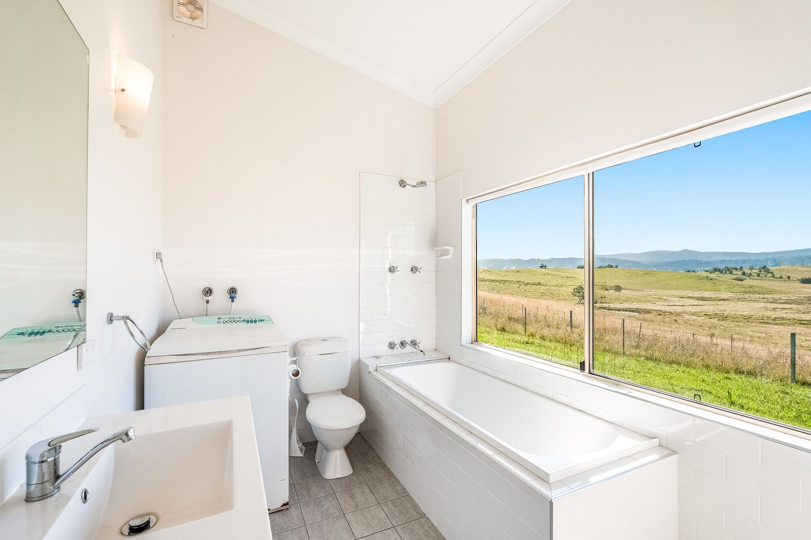 347 Summerland Way KILGRA 23