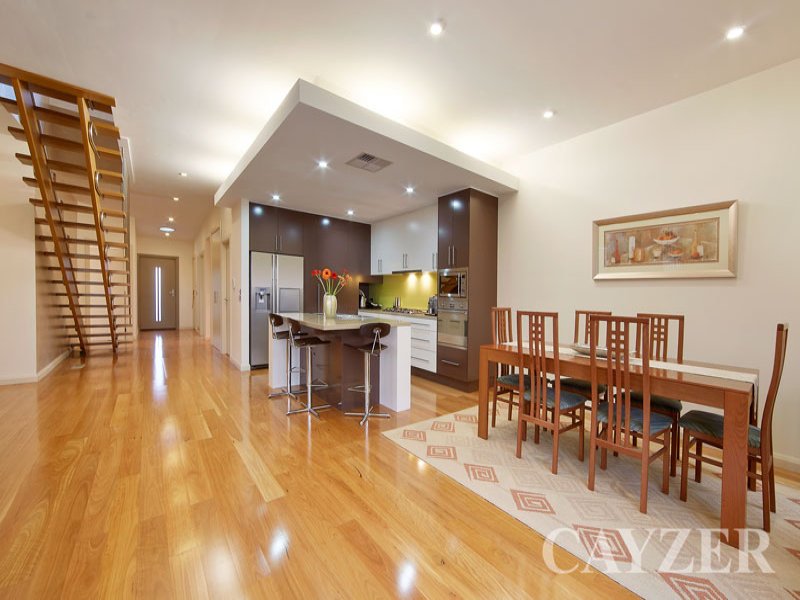 Gallery: 348 Howe Parade