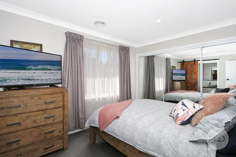 348 Shirleen Crescent LAVINGTON 7