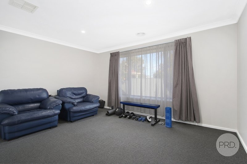 348 Shirleen Crescent LAVINGTON 9