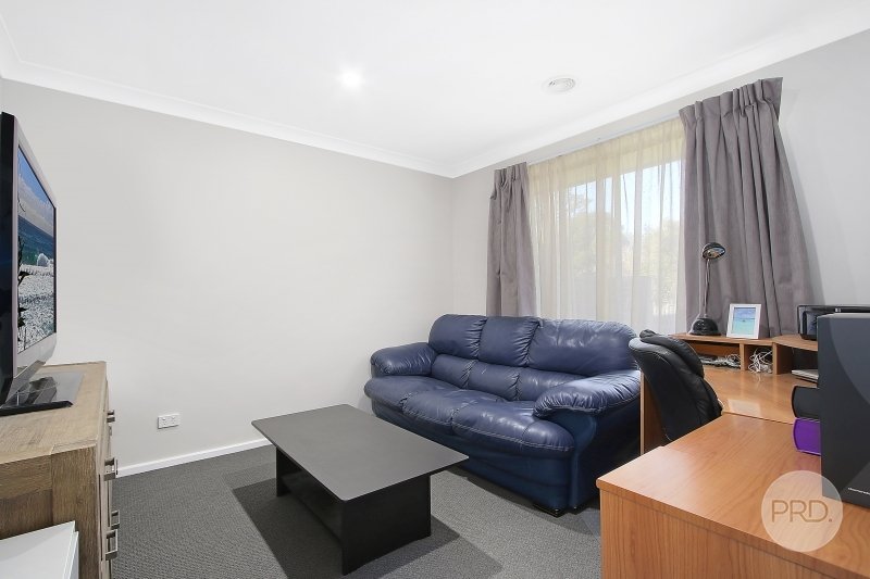 348 Shirleen Crescent LAVINGTON 11