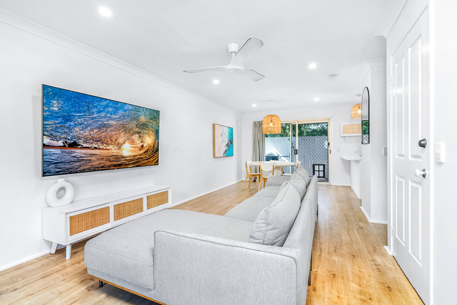 3/49-53 Dutton Street COOLANGATTA 3