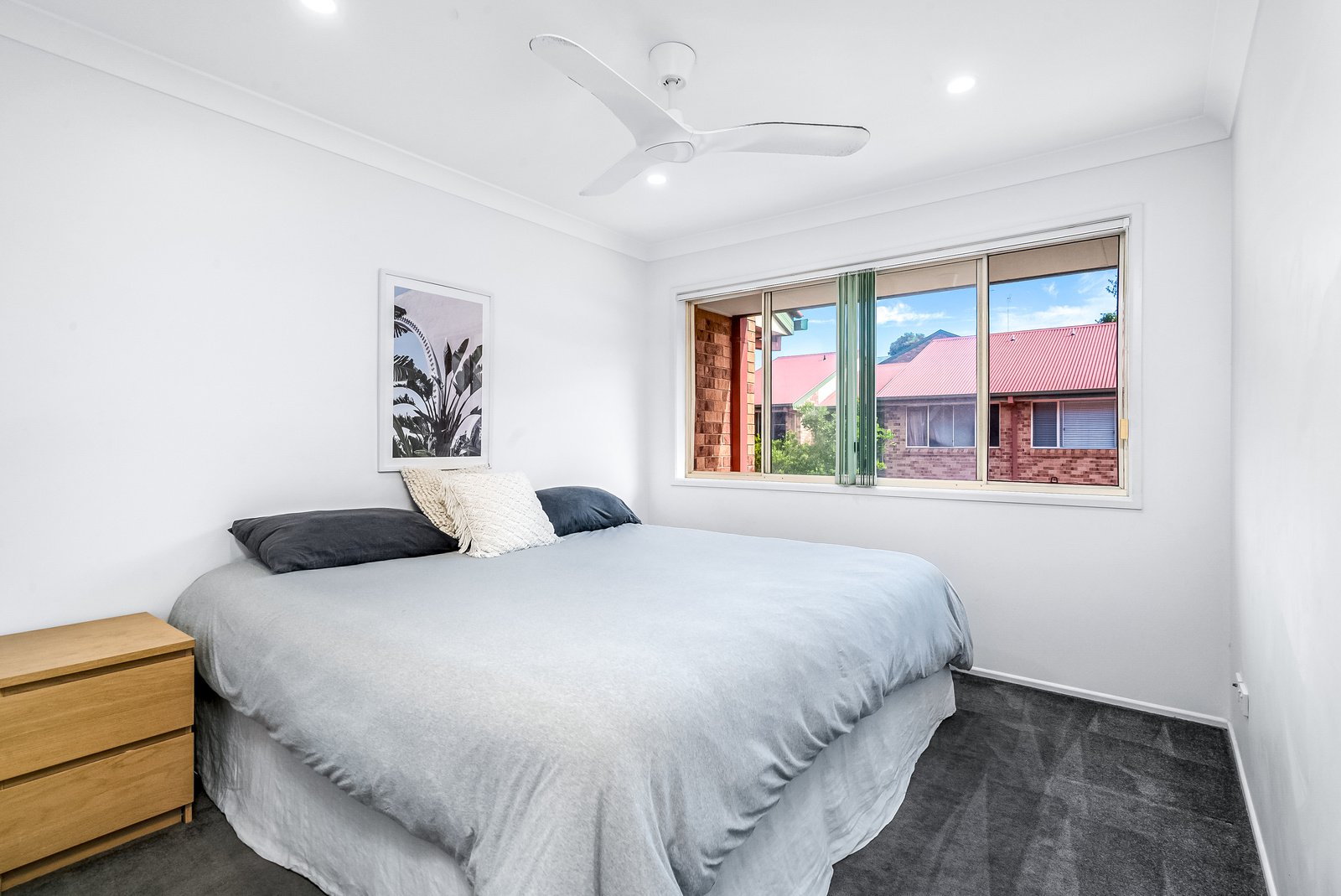 3/49-53 Dutton Street COOLANGATTA 4