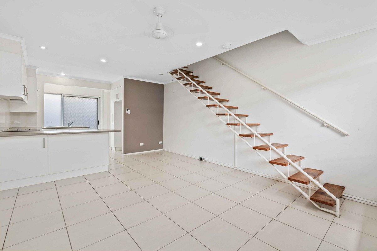 3/49 Connor Street BURLEIGH HEADS 1