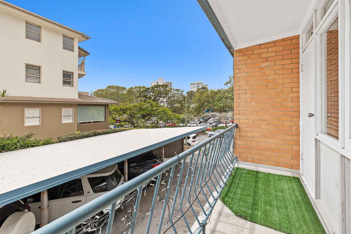 3/49 Connor Street BURLEIGH HEADS 2