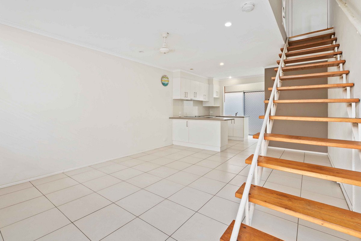 3/49 Connor Street BURLEIGH HEADS 5