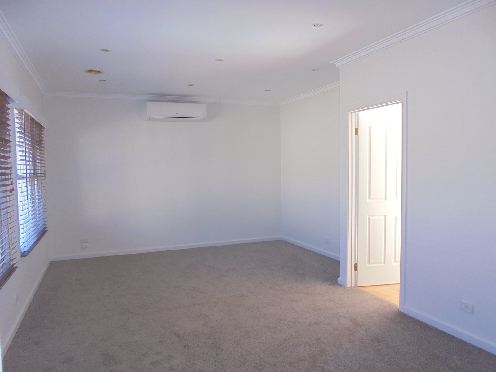 Gallery: 3/49 Latrobe Street