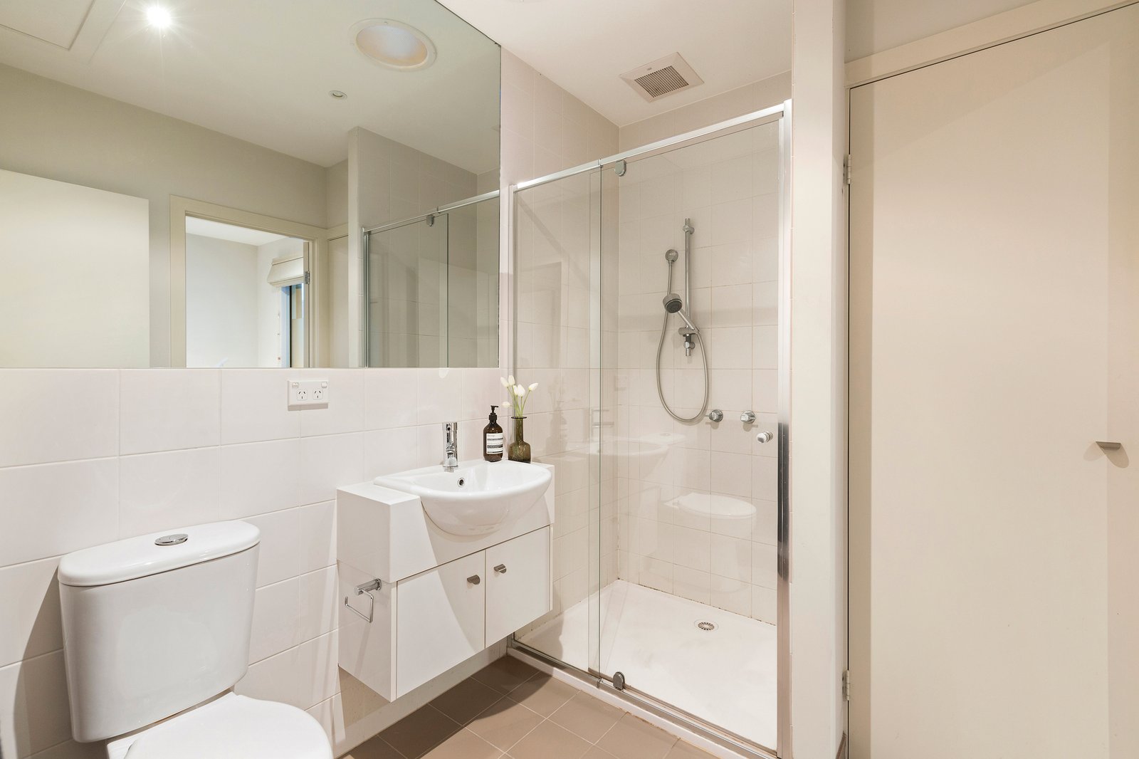 Real Estate and Property in 3/496 Dandenong Road, Caulfield North, VIC