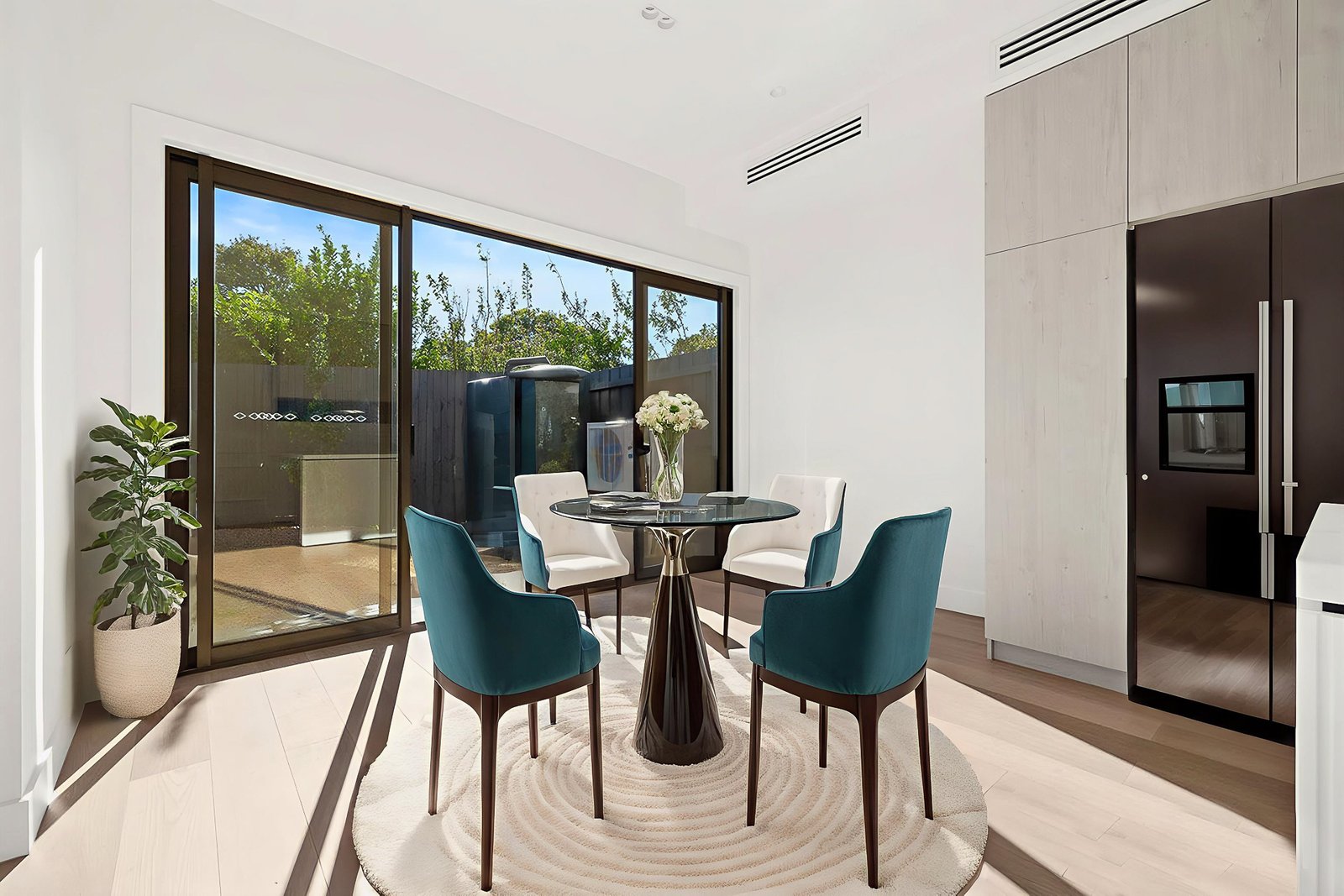 Gallery: 3/4A Sunlit Court