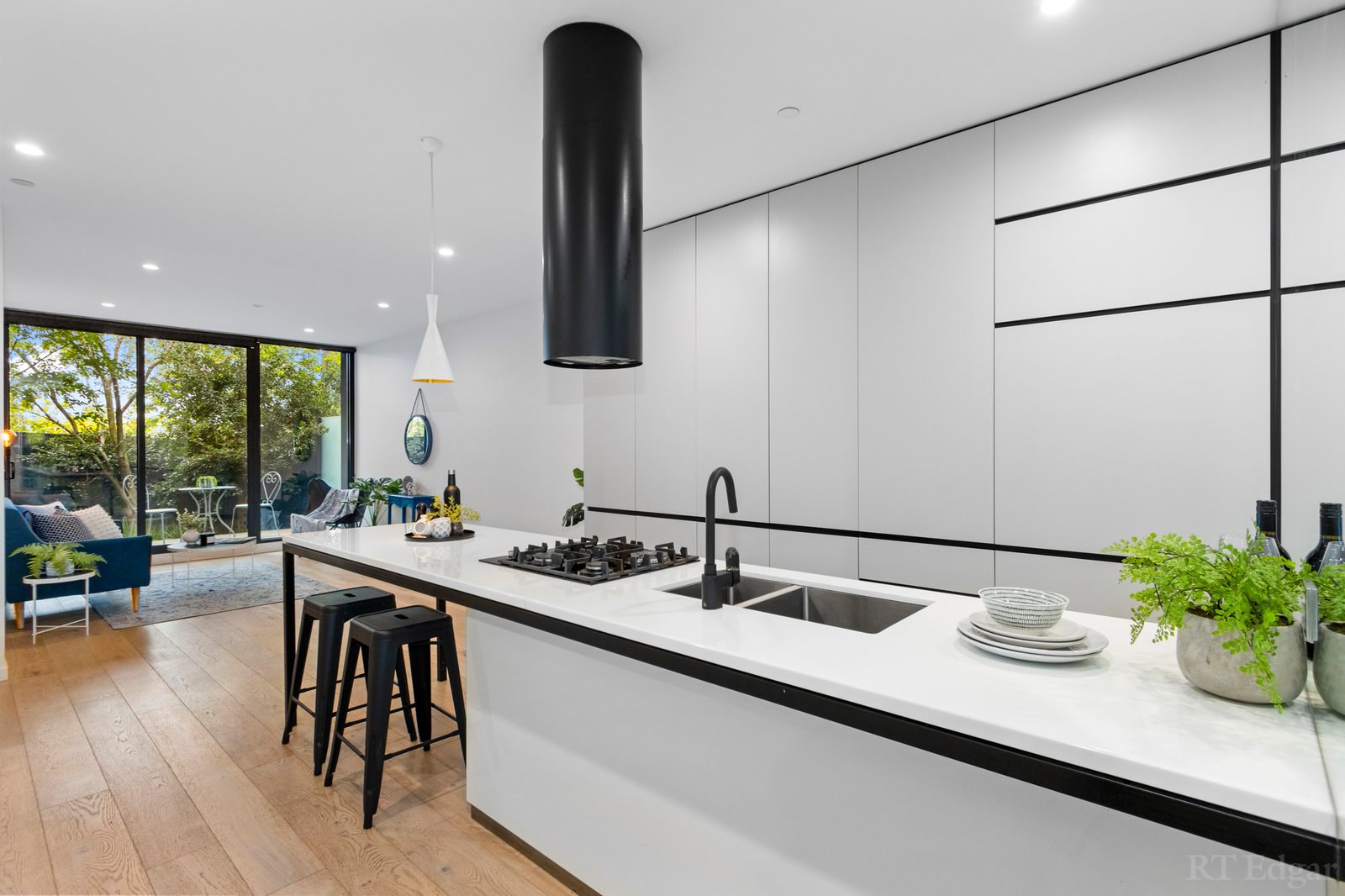 Real Estate and Property in 3/5-7 Curlew Court, Doncaster, VIC