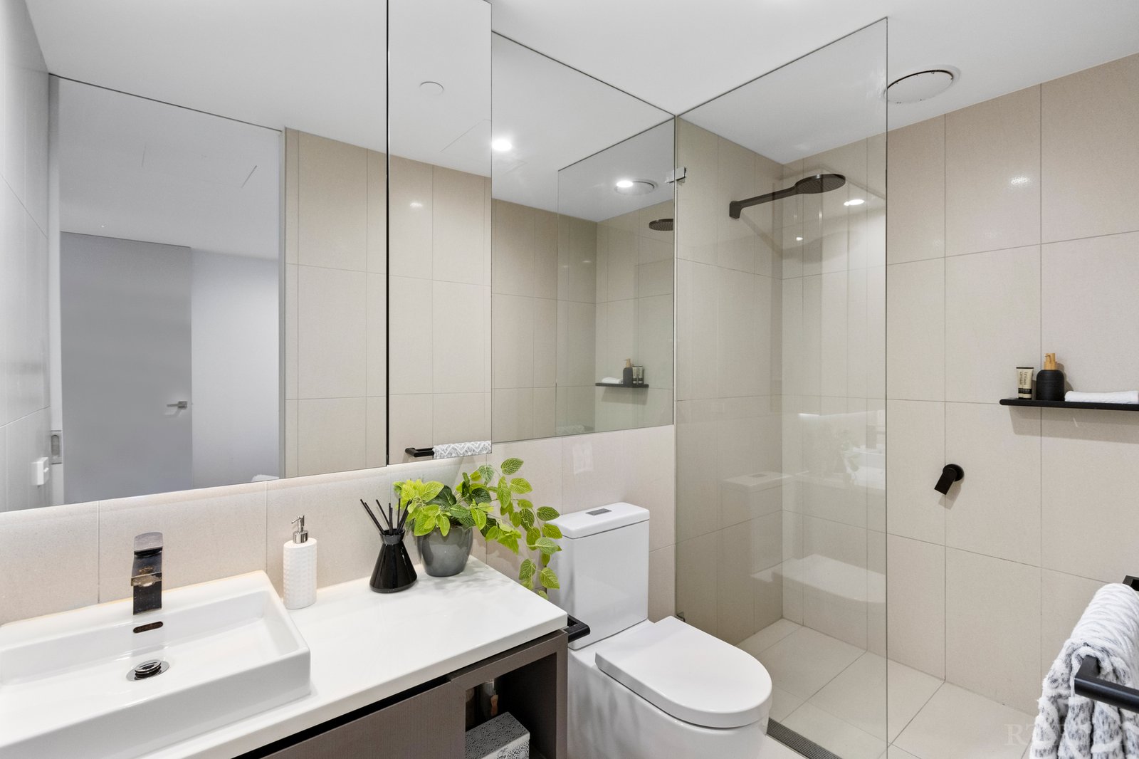 Real Estate and Property in 3/5-7 Curlew Court, Doncaster, VIC