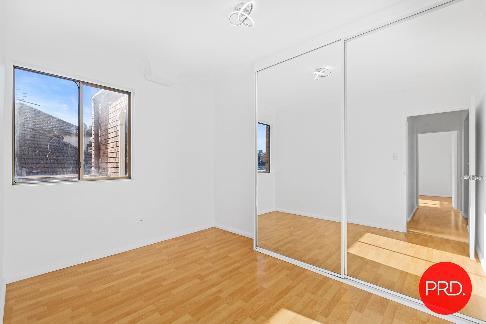 3/5-7 English Street KOGARAH 4