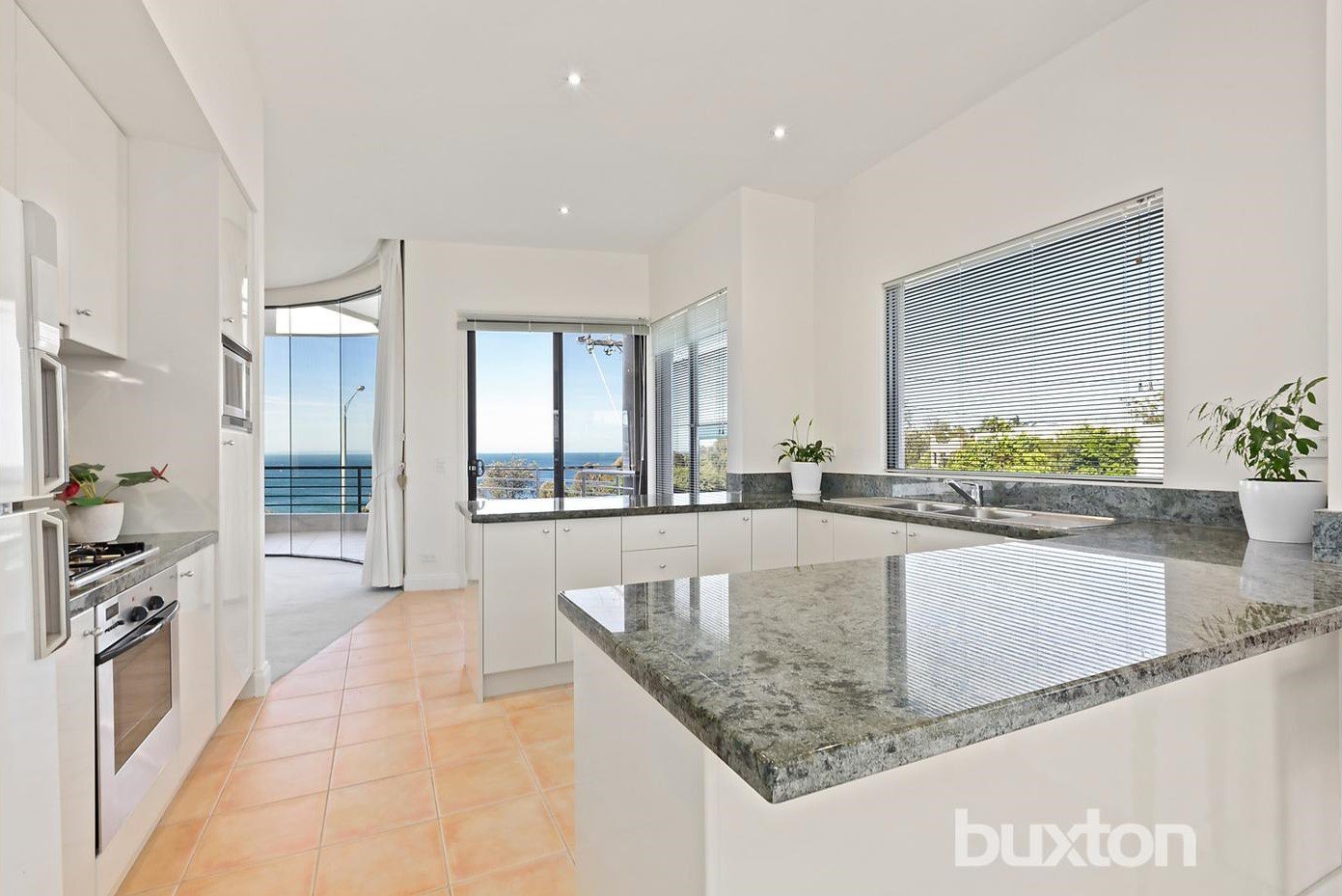Gallery: 35 Beach Road
