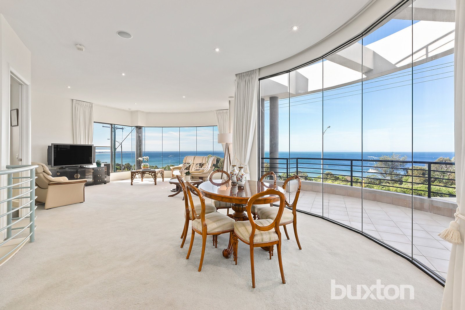 Gallery: 35 Beach Road