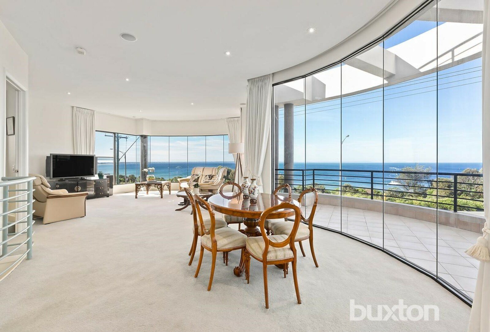 Gallery: 35 Beach Road