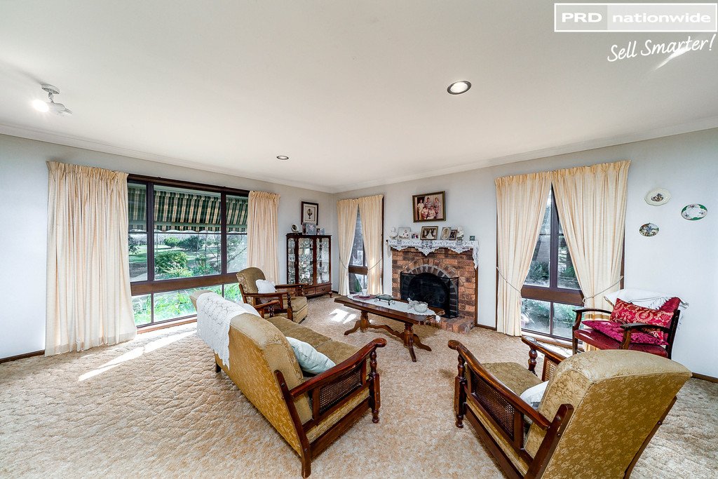 35 Blackbutt Road LAKE ALBERT 7